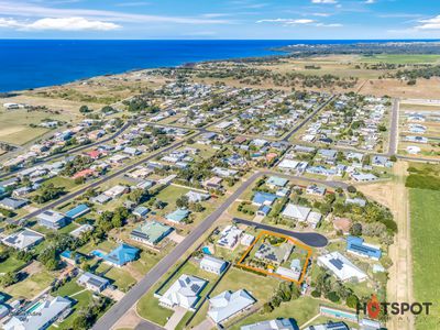 6 Tide Court, Burnett Heads
