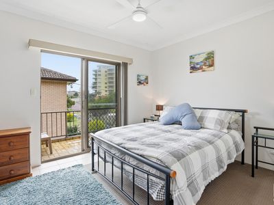 2 / 8-12 Ocean Parade, The Entrance