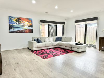 13 Malt Drive, Manor Lakes