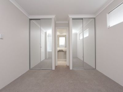2 / 58 Central Avenue, Redcliffe
