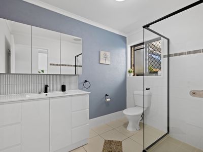 1 / 36 Point Cartwright Drive, Buddina
