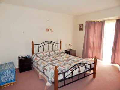 1086 Mincha-Canary Island Road, Mincha