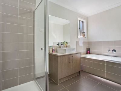 14 Hedgerow Avenue, Brookfield