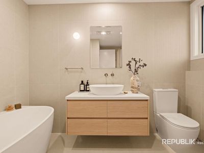 1 / 13 Perry Place, Biggera Waters