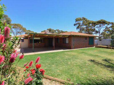 21 Bennetts Place, Hannans