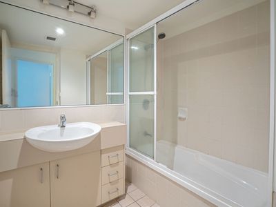 10 / 23 Wharf Road, Surfers Paradise