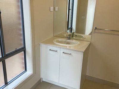 24 Gilfillan Circuit, Thornhill Park