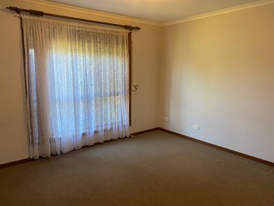 4 Retreat Place, Werribee