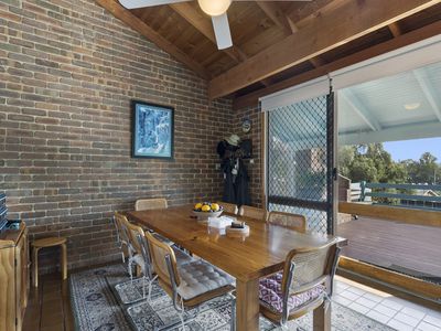 2 PELISSIER STREET, Yea