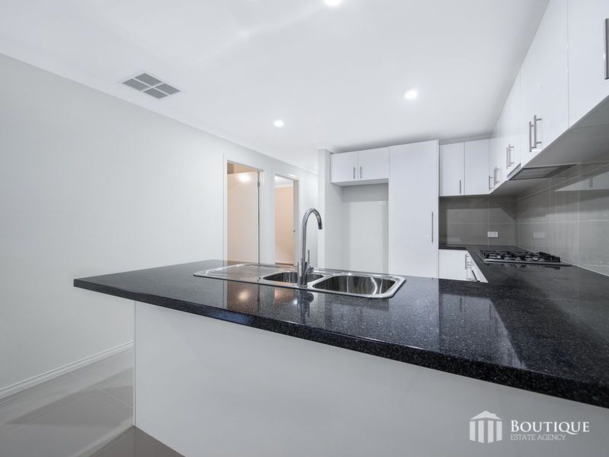 11 Maywood Street, Pakenham
