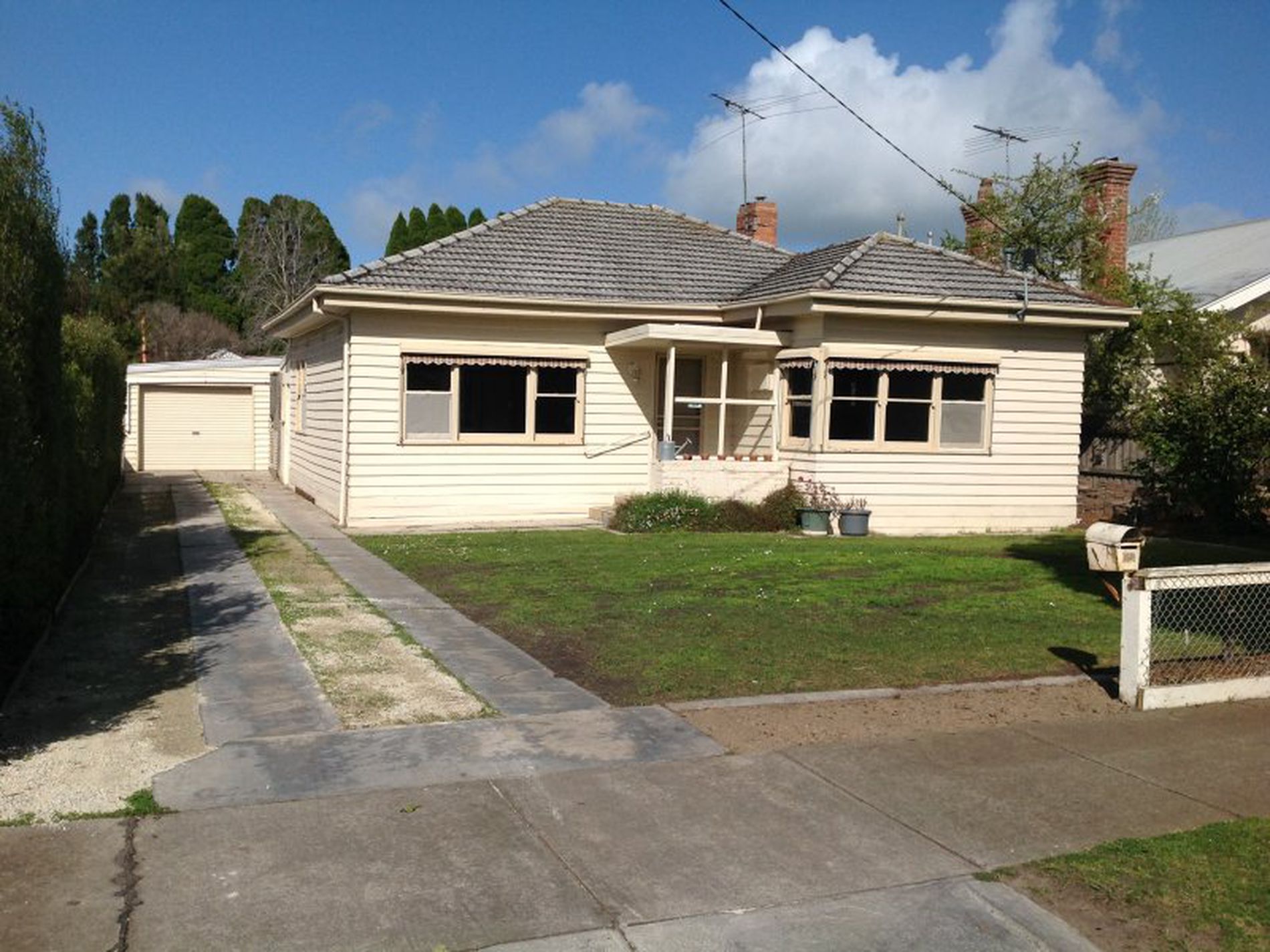 365 Autumn Street, Newtown