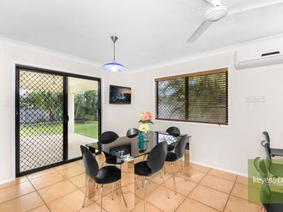 7 Santiago Court, Mount Louisa