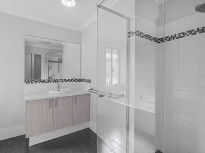 1 Coalseam Street, Ellenbrook