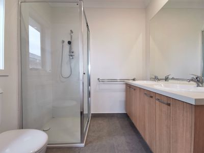 35 Hoffman Cr, Truganina