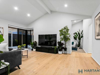 15 Mcgillivray Gardens, Winthrop