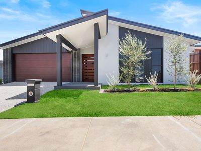 157 Tuscan Circuit, Greenbank