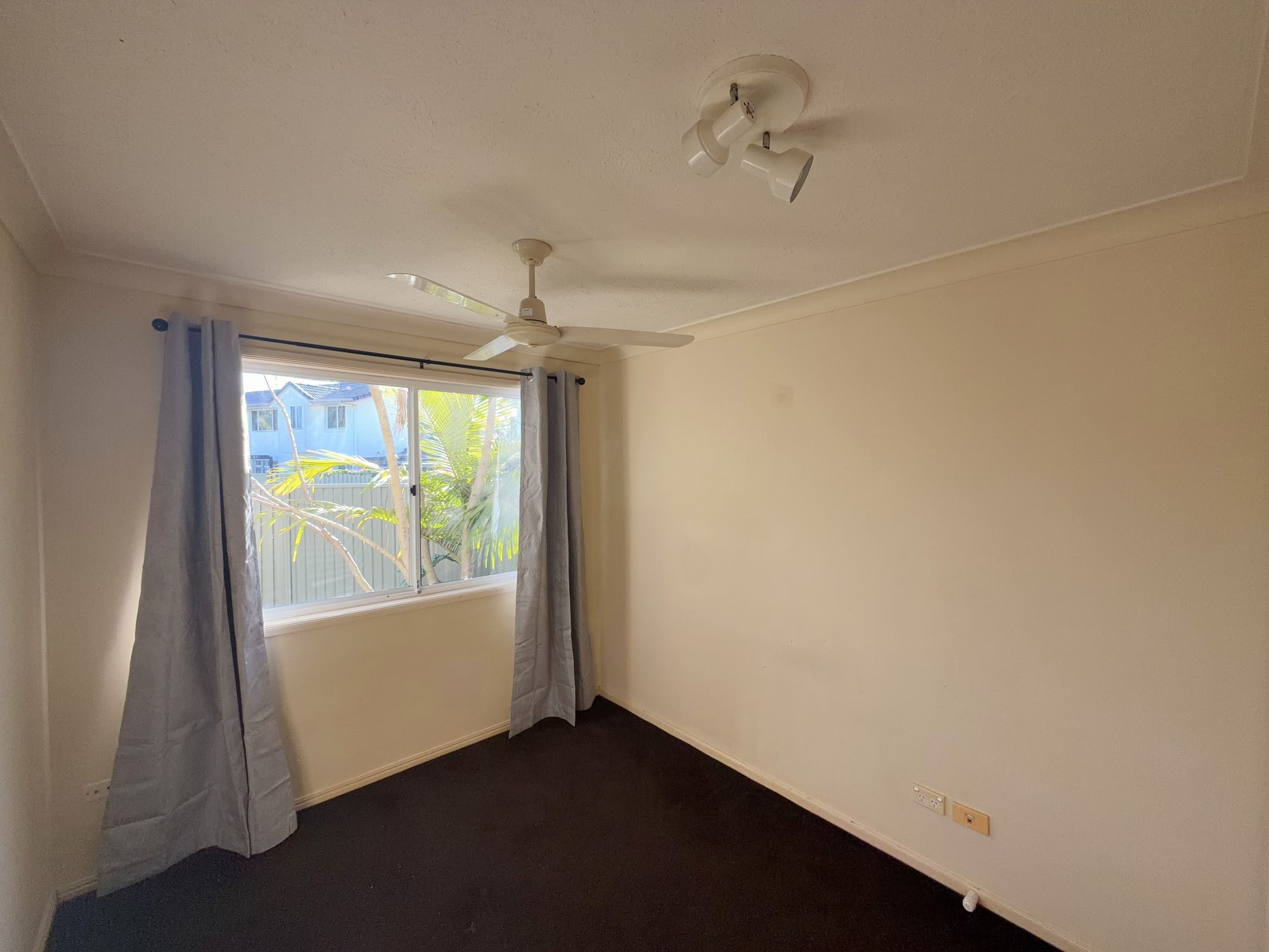 55 / 2 St Kevins Avenue, Benowa