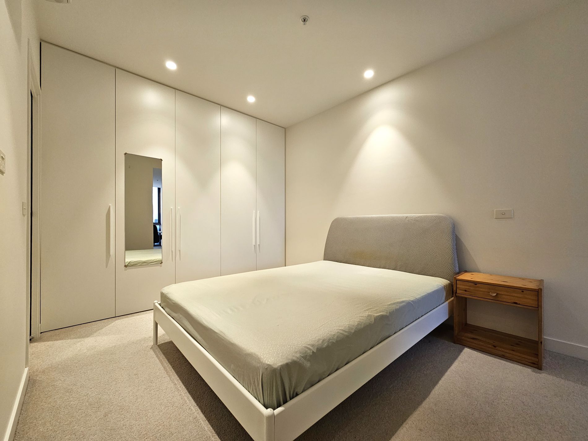 1710 / 35 Albert Road, Melbourne