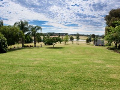 43 Willow Way, Table Top