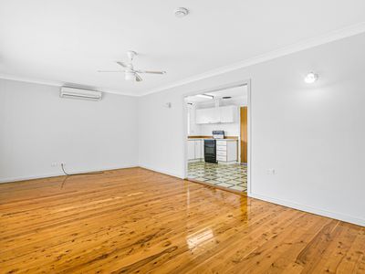 26 Deakin St, Oak Flats