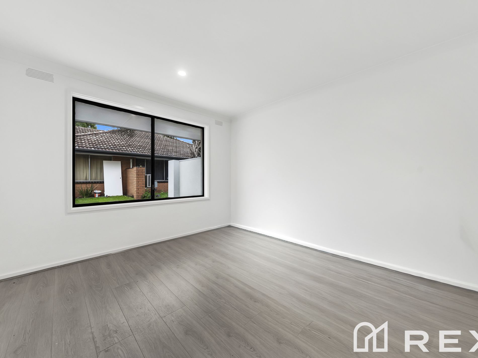 2 / 16-18 Heywood Crescent, Cranbourne North