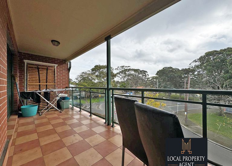 11-15 Cahors Rd, Padstow