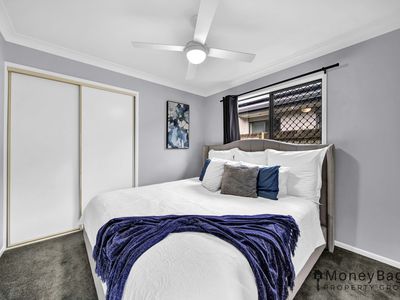 8 Ferry Place, Logan Village