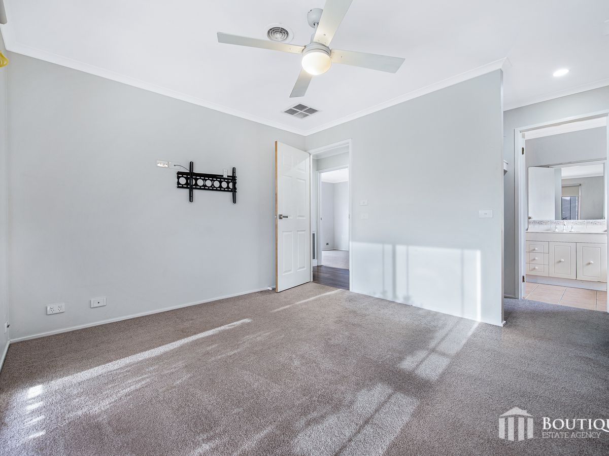 4 Shady Close, Narre Warren South
