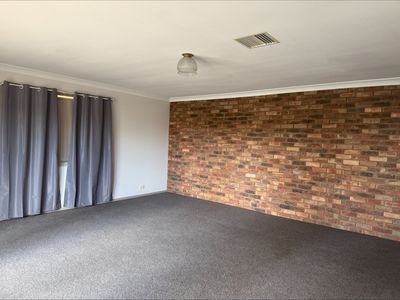 4 Christina Close, Parkes