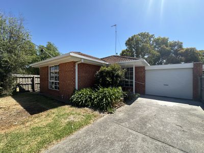 1 / 8 Galaxy Court, Whittington