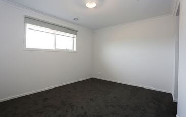 4 Dusty Close, Clyde North