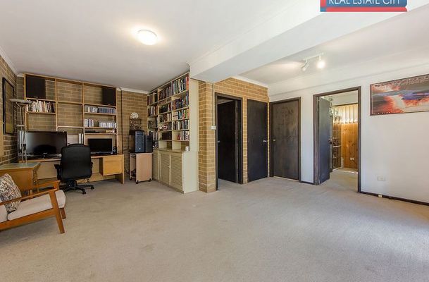 10 Ashford Cresent, Westmeadows