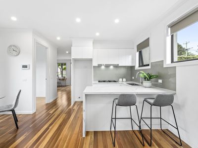 1 / 4 Fortune Street, Box Hill North