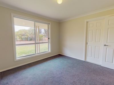12 John Roach Close, Dubbo