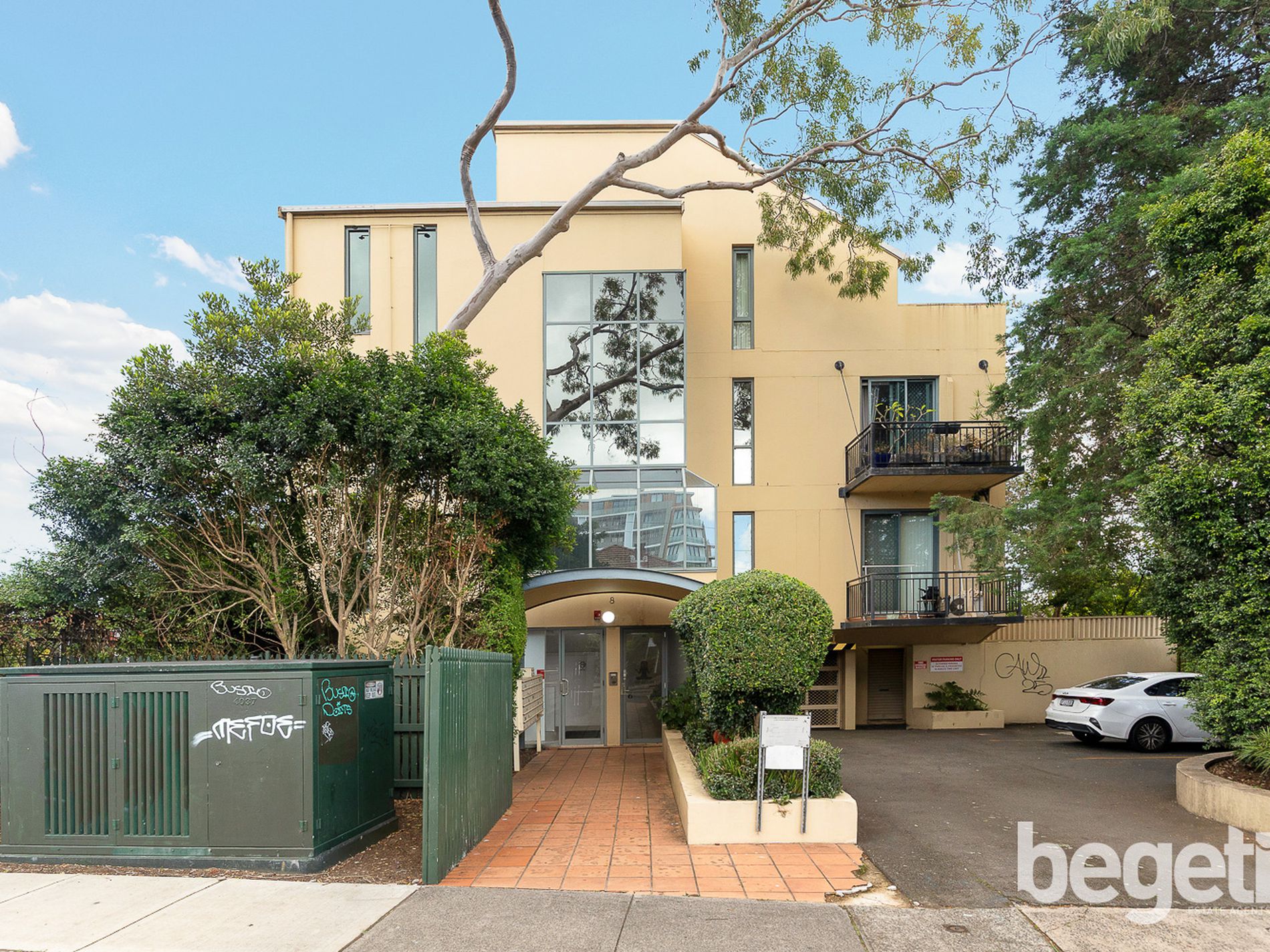 16 / 8 Cavill Avenue, Ashfield