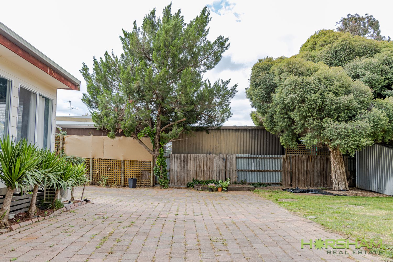 6 Churchill Road, Horsham
