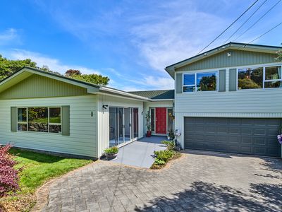 7 Tui Terrace, Tawa