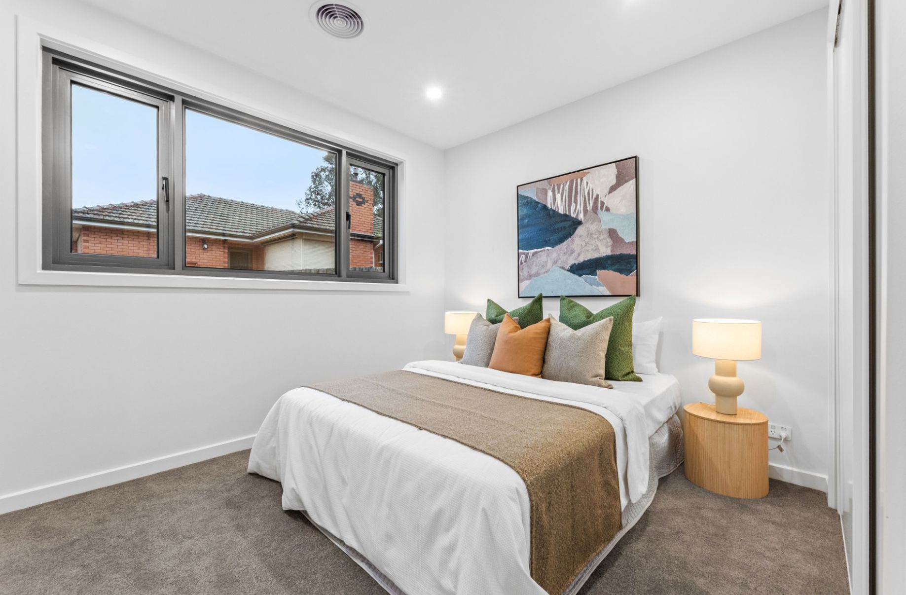 1 / 12 Ascot Street, Doncaster East