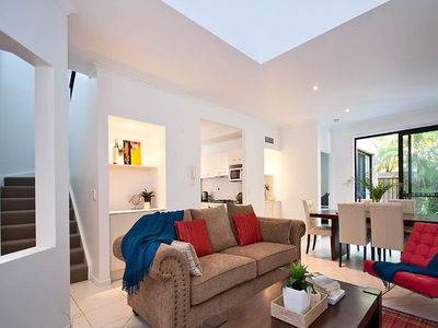 2 / 31 Second Avenue, Broadbeach
