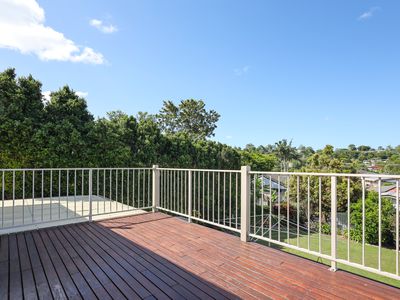 24 Yanderra Avenue, Arana Hills