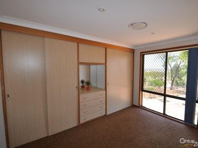 8L Pine Hill Drive, Dubbo