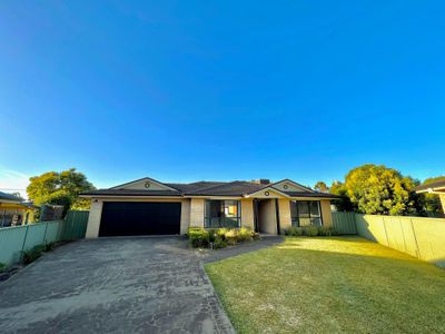 10 Tulloch Place, Dubbo