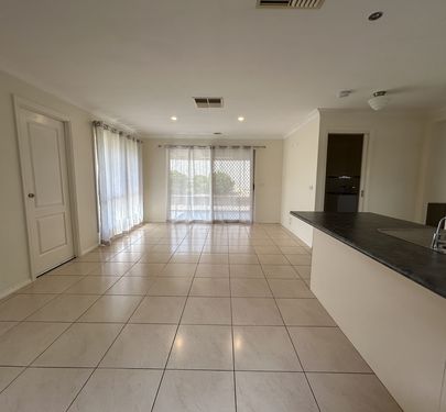 2 Rosewood Court, Thurgoona