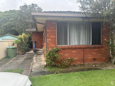 2 / 8 Coral Street, The Entrance