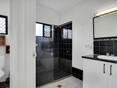 31 Cracknell Rd, White Rock