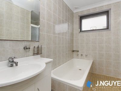 5 Merri Place, St Johns Park