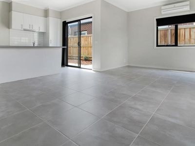 1 / 16 Chevron Street, Tarneit