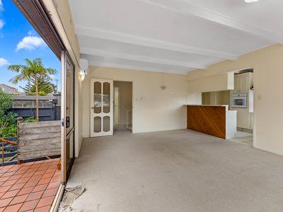 2/3 Omana Road, Milford
