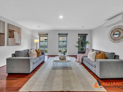 81 Charlbury Crescent, Cranbourne North