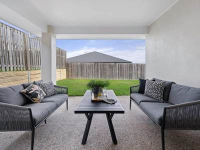 9 Longstaff Crescent, Pimpama